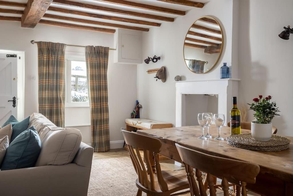 Charming 17Th Century Cotswold Cottage Adlestrop Eksteriør bilde