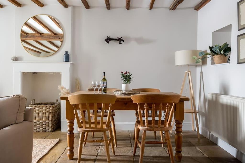 Charming 17Th Century Cotswold Cottage Adlestrop Eksteriør bilde